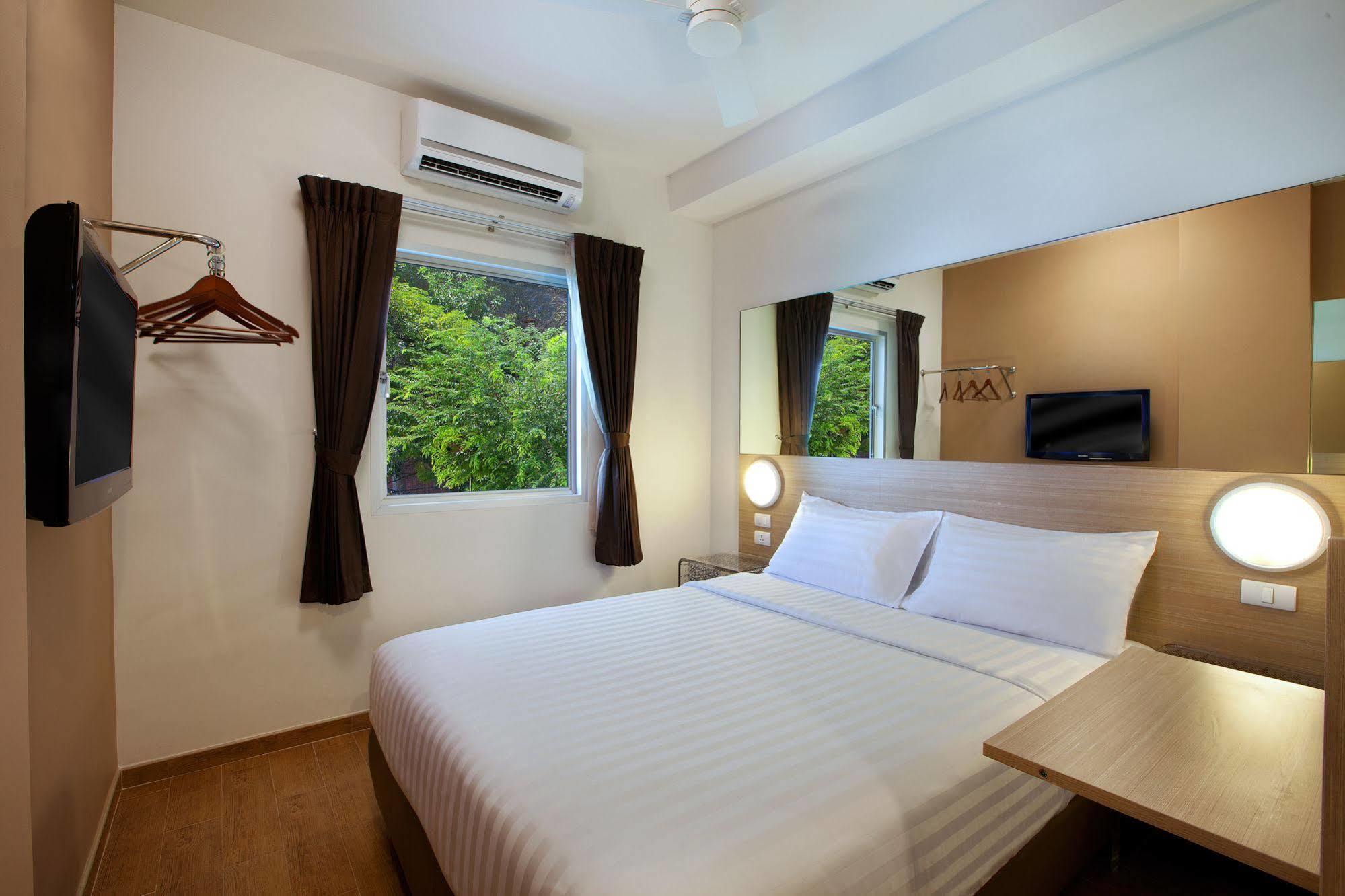 Red Planet Phuket Patong - Sha Extra Plus Exterior photo